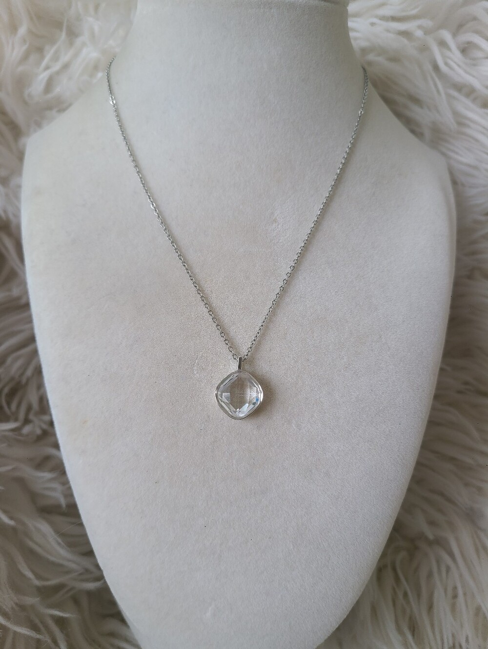 Swarovski Lea Pendant Rhodium Plated Clear Crystal 1046977- Excellent Condition